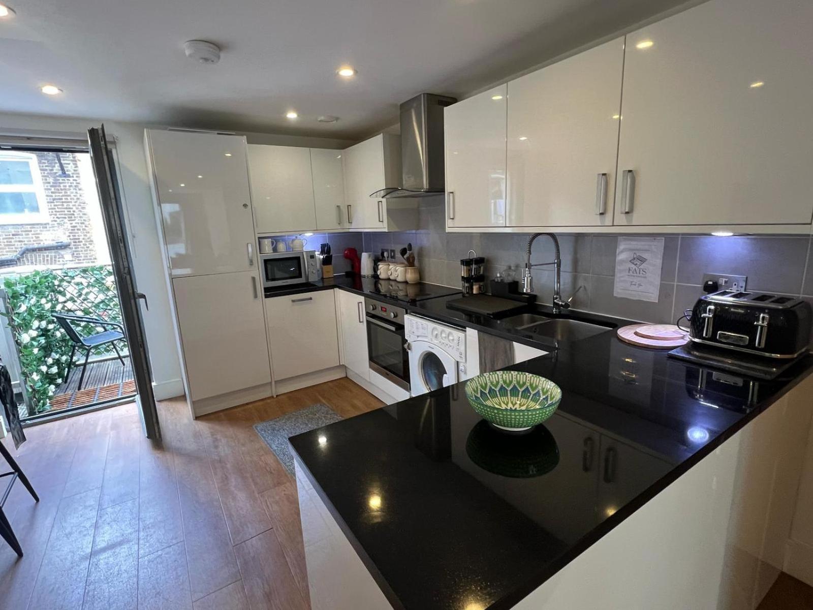Bright And Modern 3 Bed Apartment Hyde Park Central Лондон Экстерьер фото